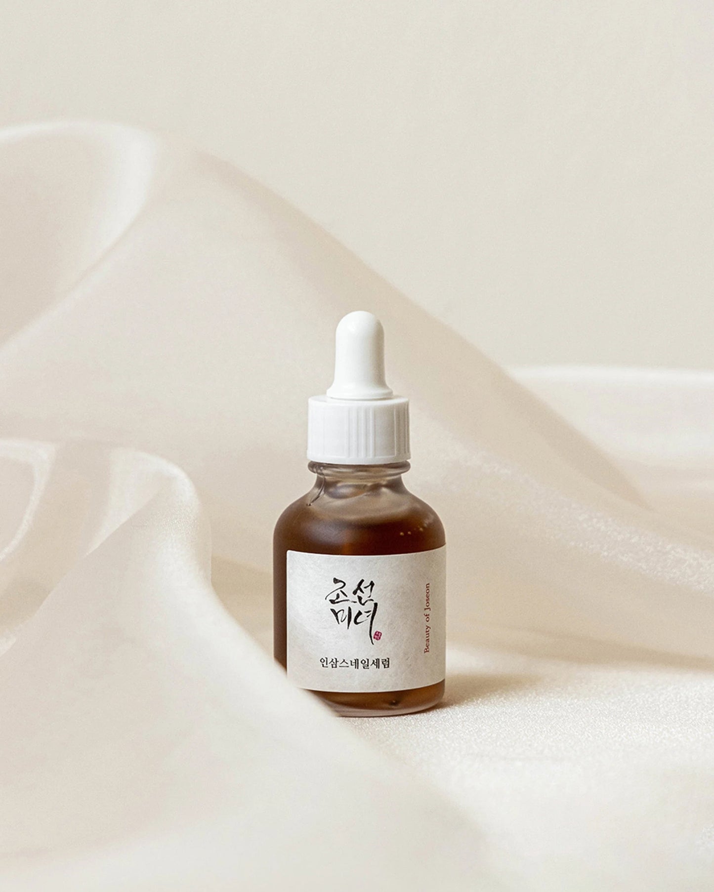 product shot af Beauty of Joseon Revive Serum Ginseng Snail Mucin