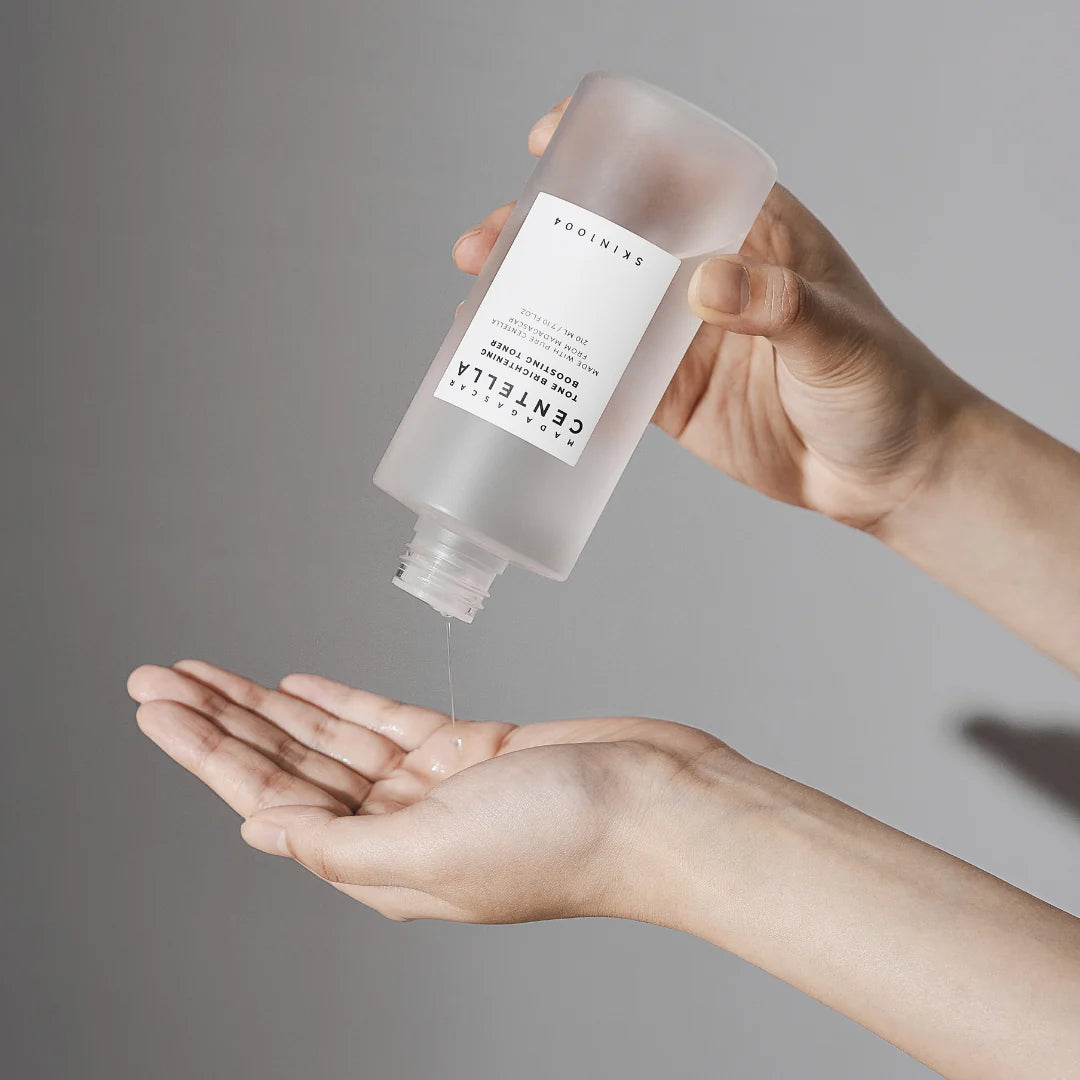 SKIN1004 Tone Brightening Boosting Toner – Opfriskende toner, der lysner og udjævner hudtonen. 210 ml.
