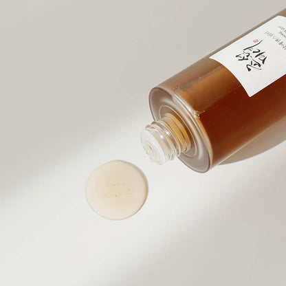 Beauty of Joseon Ginseng Essence Water – Fugtende og nærende ansigtsessens med ginseng-ekstrakt, designet til at revitalisere og genopfriske huden. 150 ml flaske