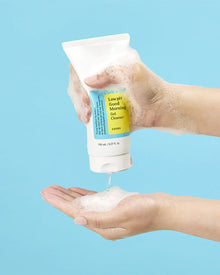 Cosrx Low pH Good Morning Gel Cleanser kvinder der bruger