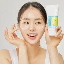 Cosrx Low pH Good Morning Gel Cleanser kvinder der bruger
