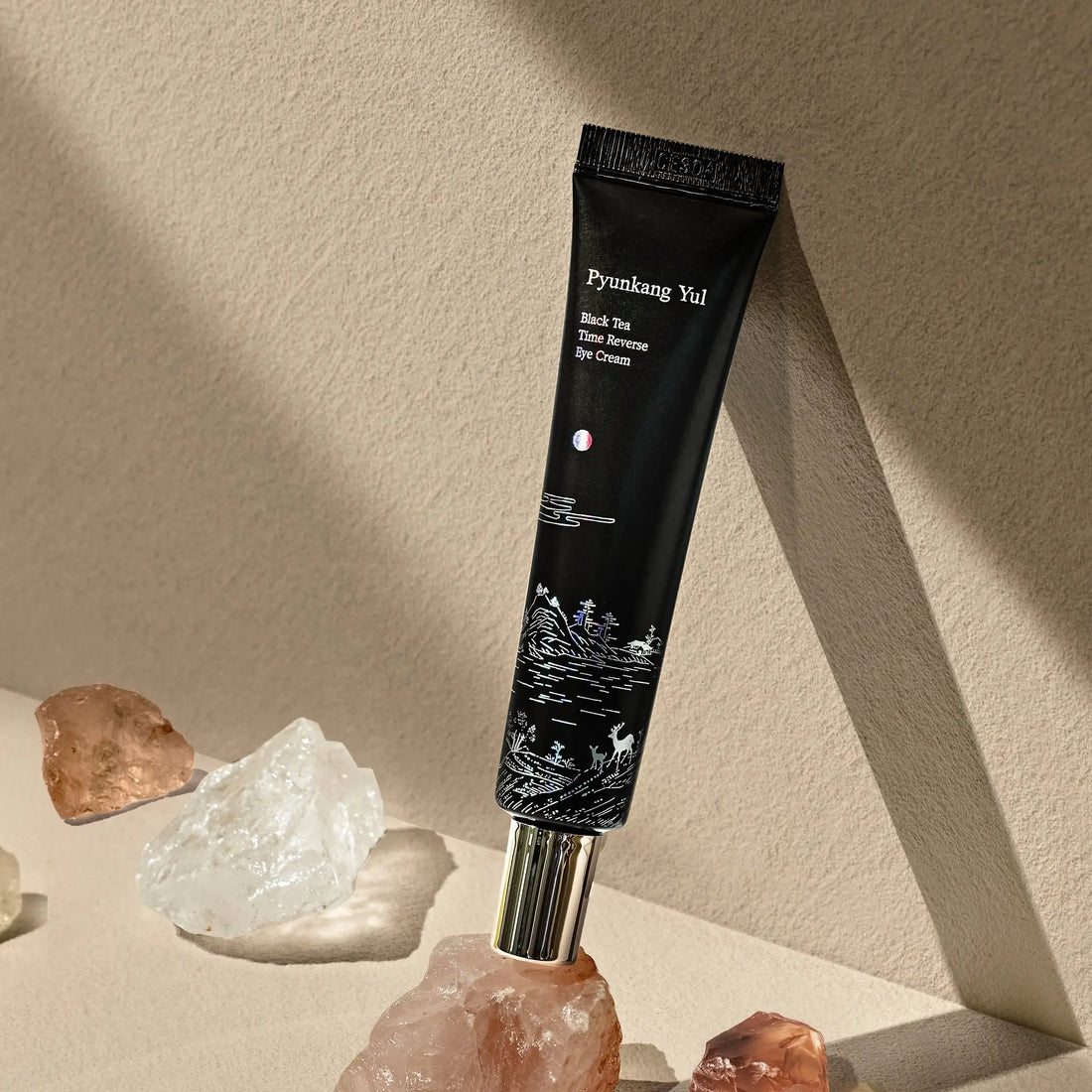 Pyunkang Yul Black Tea Time Reverse Eye Cream – Nærende øjencreme med sort te-ekstrakt, der reducerer fine linjer og forbedrer hudens elasticitet. 25 ml