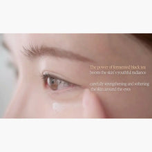 Pyunkang Yul Black Tea Time Reverse Eye Cream – Anti-aging øjencreme med sort te-ekstrakt, der opstrammer og fugter huden omkring øjnene. 25 ml.