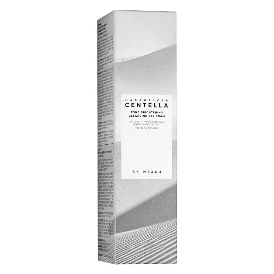 “SKIN1004 Madagascar Centella Tone Brightening Cleansing Gel Foam – Skånsom rens med centella, der lysner og beroliger huden. 125 ml.”