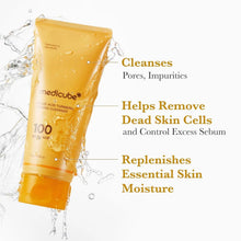 Medicube Kojic Acid Turmeric Toning Cleanser – tuben med vandstænk